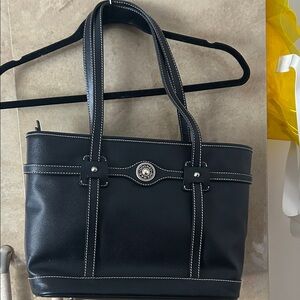 Elegant Dooney & Bourke Black Tote Bag